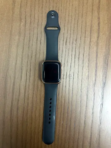 Apple Watch Series 4- Excellent Condition