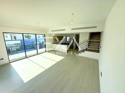 Middle Unit I TH 5BR+Maids I Ready to Move in