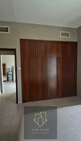 امتلك غرفه وصاله مفروشه مع باركينج في مدينه الامارات وباطاله مميزه