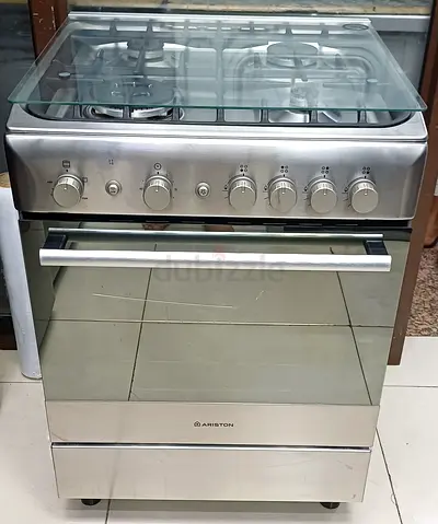 Ariston gas cooker for sell 60by60cm good working