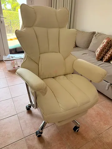 Cream ergonomic swivel office chair - used, good condition