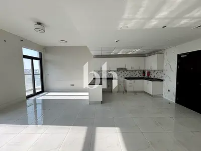 Vacant and Tenanted Opt | Spacious | Rooftop Pool