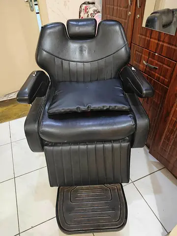Salon chair