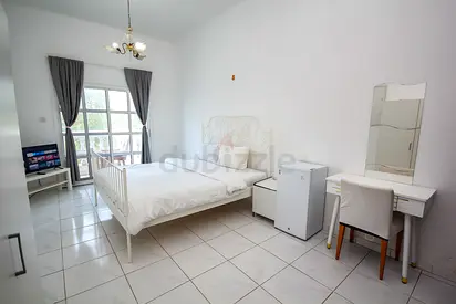 Semi-Master Room for Rent in Umm Suqeim Villa – Quiet Residential Living