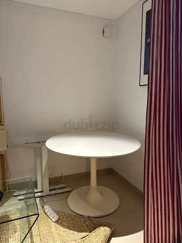 Round table