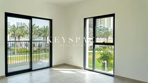 Coastal Residence Near Dubai | Elevated Waterfront Perspectives | Vacant | Resale