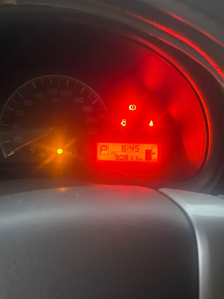 Nissan Sunny 2019 — photo 1 of 5