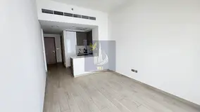 Unfurnished 1 Bedroom | Pool View | U-shape Kitchen