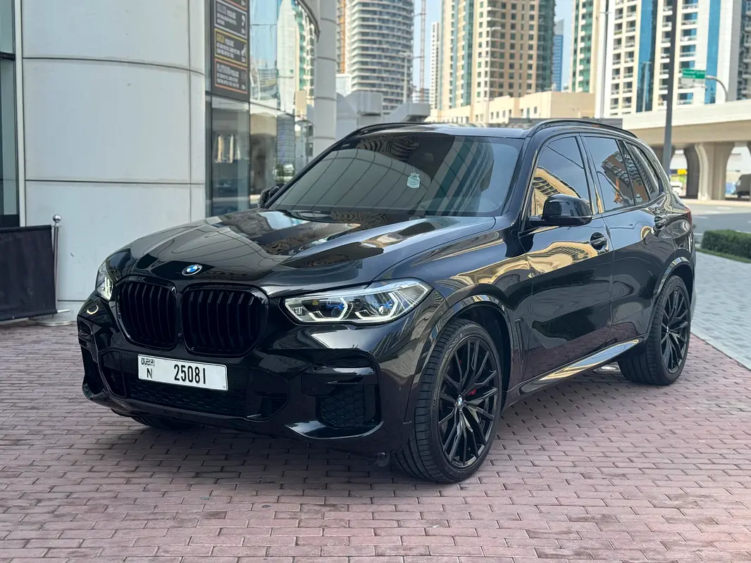 BMW X5 2023 — photo 1 of 10