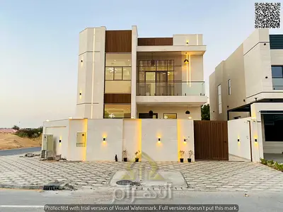 فرصة سكنية واستثمارية | تملك فيلا فاخرة بالحليو 2عجمان| 5 غرف نوم وروف | بسعر تنافسي