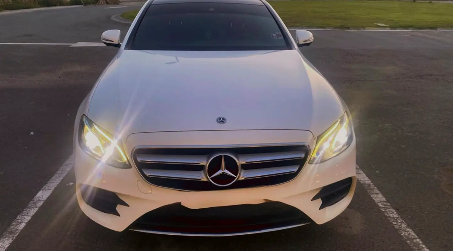 Mercedes-Benz E-Class 2018 — photo 1 of 9