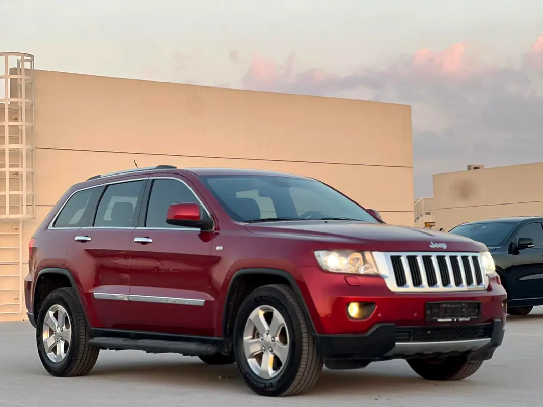 Jeep Grand Cherokee 2012 — photo 1 of 18