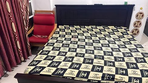 King size bed - good condition