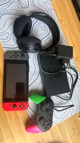 Nintendo Switch console with game and dock,Brand new splatoon Pro controller  arctic nova headset