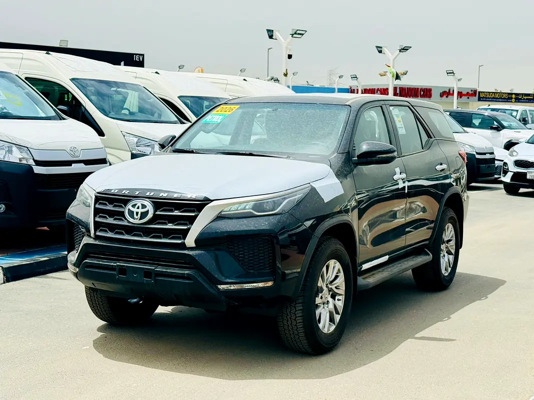 Toyota Fortuner 2026 — photo 1 of 20