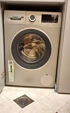 Bosch serie 4 washing machine 9kg wash latest and no damage no scratches same like new condition