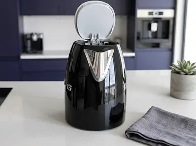 Smeg Black kattle. Brand new. Not Used