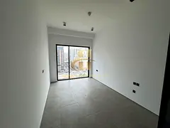 Modern Living | On Mid Floor | Ready to move