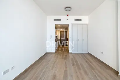 Well Maintained | Park View | High Floor