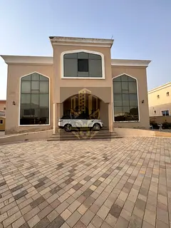 Elegant villa for sale in Sharjah – Al Rahmaniya 1, 7 master bedrooms, 16,000 sq.ft, great design 