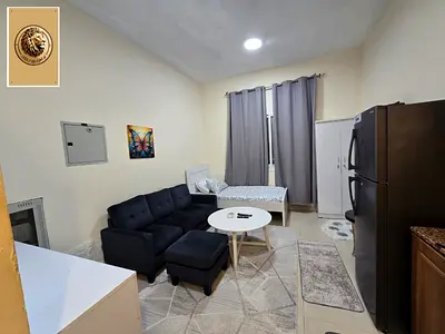 📢 عرض مميز للإيجار في إمارة عجمان السلام عليكم ورحمة الله وبركاته اليوم جايبين لكم عرض مميز في إمارة عجمان – الجرف 2 📍 الموقع: خلف محكمة عجمان قريب