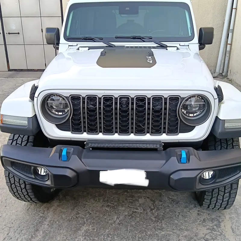 Jeep Wrangler Unlimited 2021 — photo 1 of 6