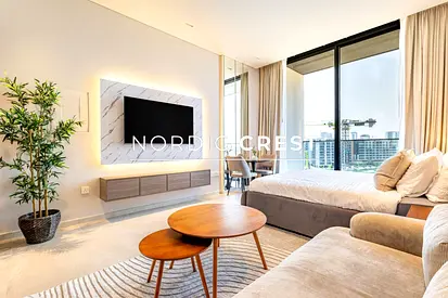 Chic Furnished Studio|Bright and Ready to Move In