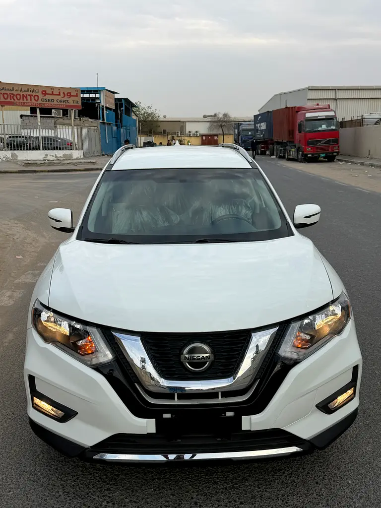 Nissan Rogue 2018 — photo 1 of 12