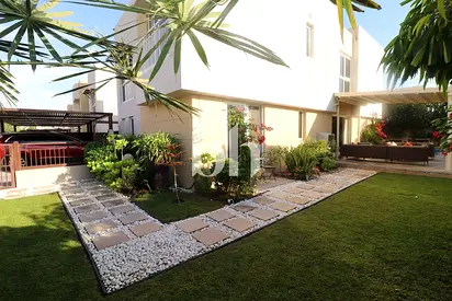 Private Pool | Landscaped Garden | High Privacy