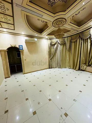 Private room for rent . Families!!