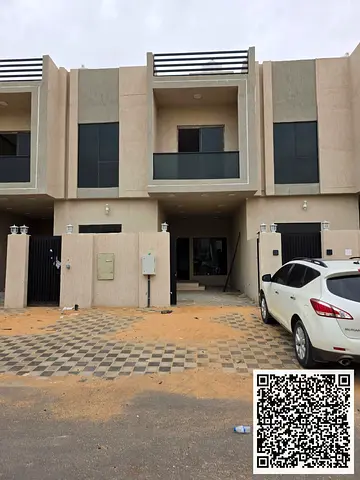 فيلا للايجار منطقة الحليو 3 غرف ماستر و مجلس و صالة و غرفة خادمة ماستر و 2 رووف مطلوب 90.000 علي 4 دفعات