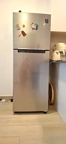 Samsung fridge freezer latest model neat and clean good condition same like new condition