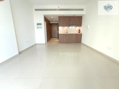 Brand new- studio -poll view-closed to City centre
