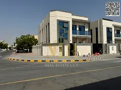 Corner villa, two floors and a roof, with all-inclusive price (electricity, water and air conditioni