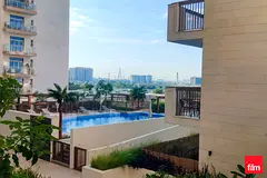 Vacant | 2 Parking | Fitted | Corner | Metro