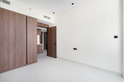 Elegant 1 BHK Unfurnished Apartment for Rent – ORO24, Building 6