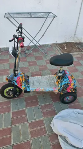 Kids/Youth 3-Wheel Electric Scooter with Seat — Colorful Deck, Good Working Condition