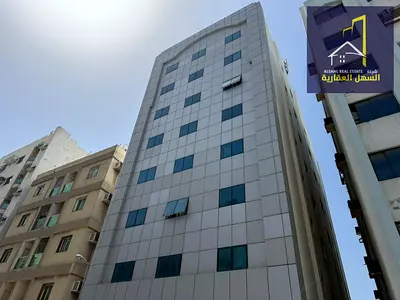للبيع بناية في الشارقة – منطقة أم الطرافة (الرولة)  تتكون من: أرضي + 7 طوابق + روف