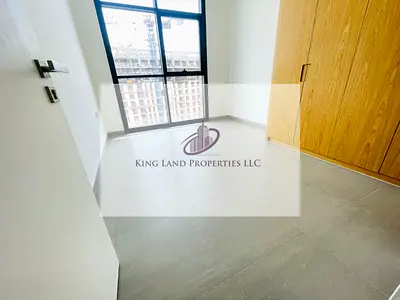 صفقة ساخنة 2 BHK | معيشة واسعة | موقع رئيسي