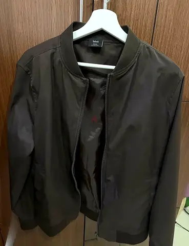 Men’s dark brown bomber jacket size medium