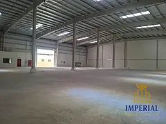 A 20,600-square-foot warehouse with 750 kW of power, suitable for any activity