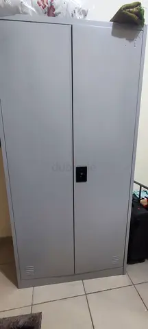 Cupboard and Bed for sale in shabiya 11 Abu Dhabi
