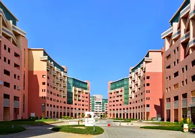 Friendly Neighborhood | Studio | Basement Parking | Near to Metro