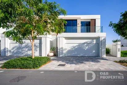 VACANT | UPGRADED | COMMUNITY EXPERT