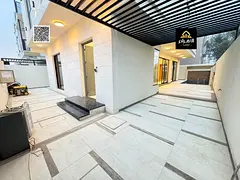 Swimming pool, rooftop terrace, electricity, water, and air conditioning. A very luxurious villa wit