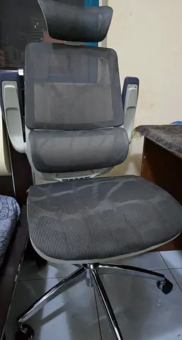 Sihoo Used Comfortable Ergonomic Chair with Wooden Office Desk with 3 Drawers