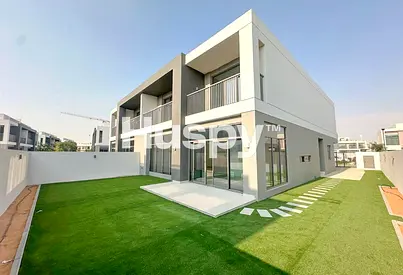Landscaped | Single Row | Vacant