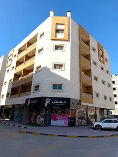 For sale: Building in the industrial area, behind the Chinese market, with an area of ​​625 squa
