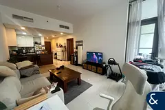 1 Bedroom | Vacant January | Large Bedroom