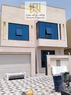 For rent, a commercial villa / 5 rooms / very large setback /